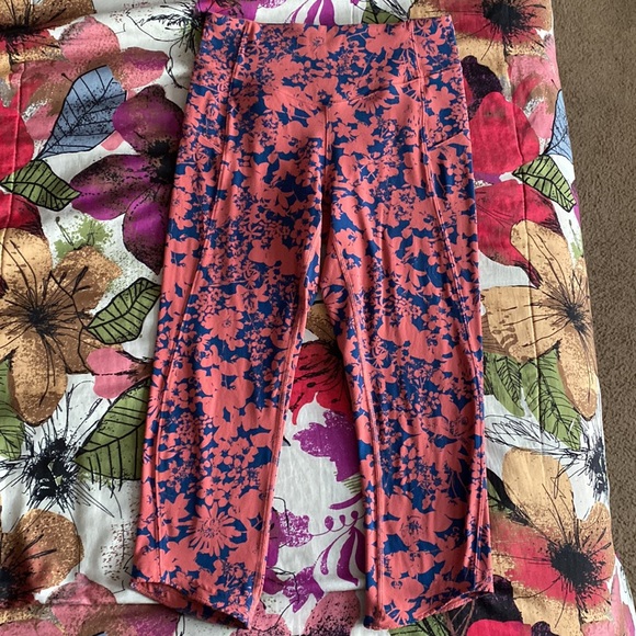 Lululemon All You Do Crop - Picture 7 of 11